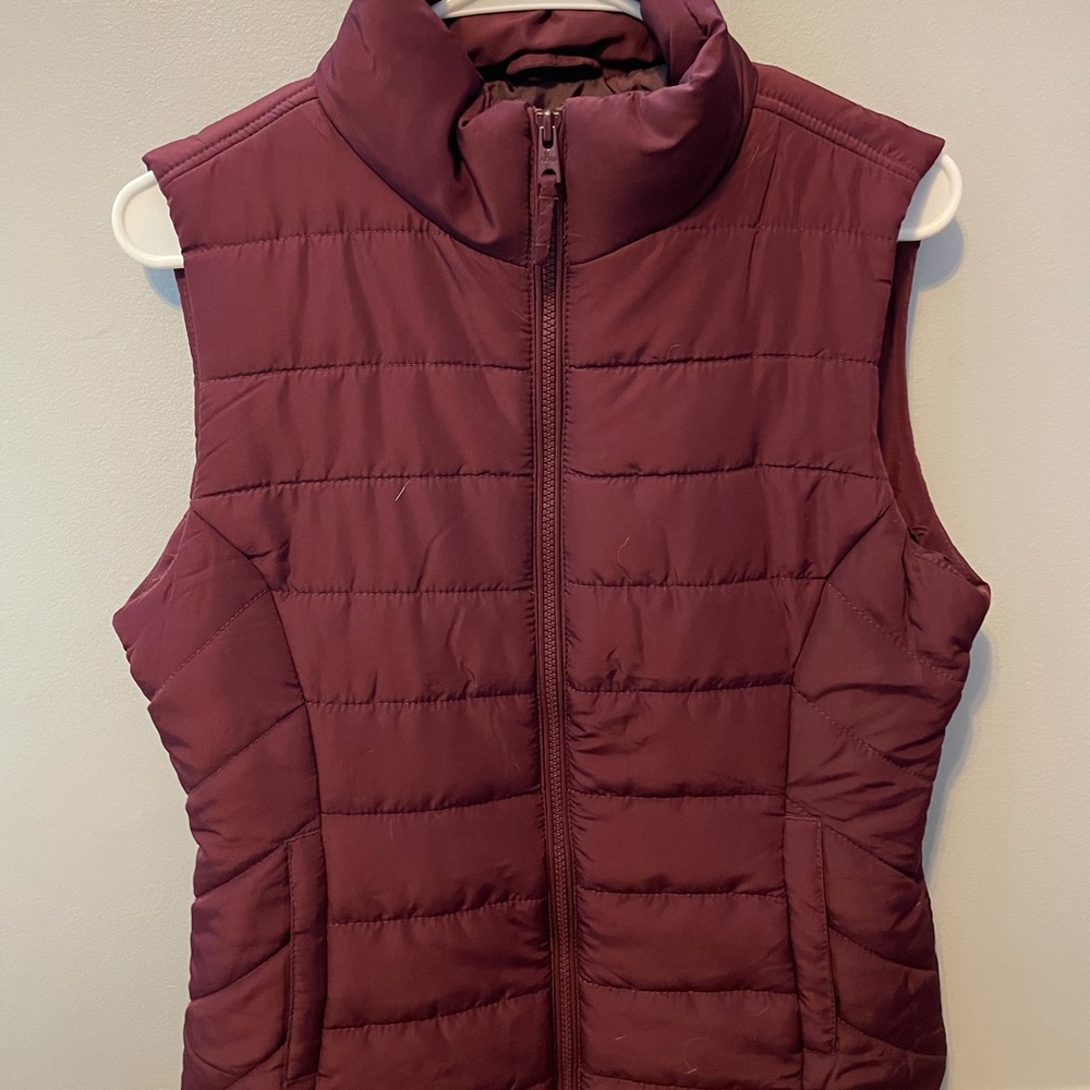 Aéropostale vest (Medium)